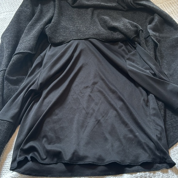 Women’s Zara Shawl / Fancy Poncho - Picture 3 of 3